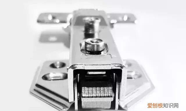 小角度铰链和普通铰链区别 铰链知识讲解