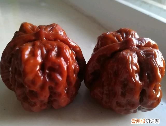 文玩核桃用什么东西才能快速包浆