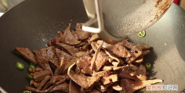 猪肝怎么炒好吃又嫩又不老窍门,猪肝怎样炒才能鲜嫩不老