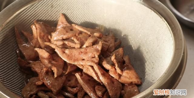 猪肝怎么炒好吃又嫩又不老窍门,猪肝怎样炒才能鲜嫩不老