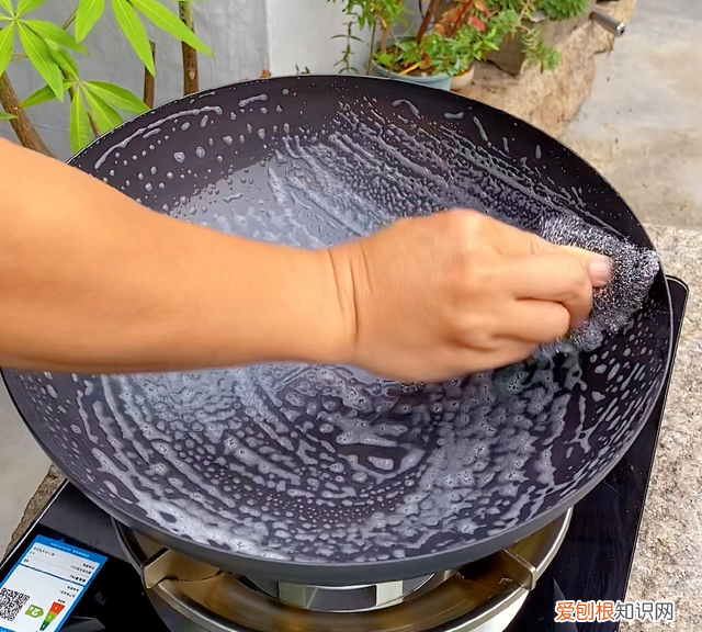 新的铁锅要怎么处理?怎样才能不粘锅呢