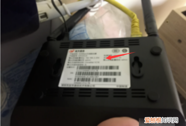手机怎么设置WiFI密码，无线怎么设置穿墙功能