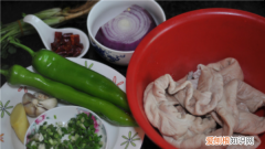 干煸肥肠怎么做，正宗的四川菜:干煸肥肠怎么做好吃