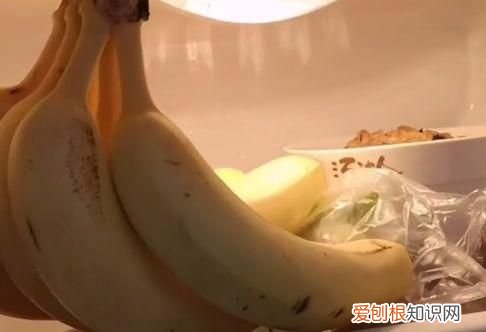 发黑的香蕉还能吃吗?以前都扔掉了