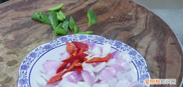 洋葱炒鸡蛋怎么炒好吃又简单窍门