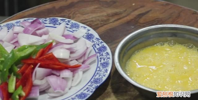 洋葱炒鸡蛋怎么炒好吃又简单窍门