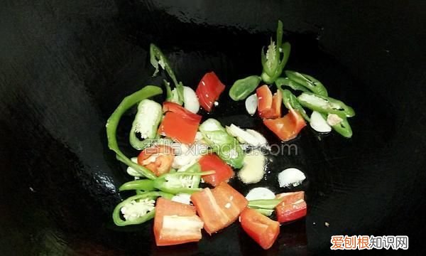 洋葱炒牛肉,洋葱炒牛肉粒图解