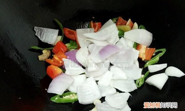 洋葱炒牛肉,洋葱炒牛肉粒图解