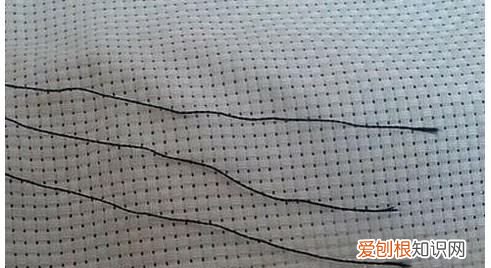 十字绣勾边怎么勾图解，图解十字绣如何穿线和走线