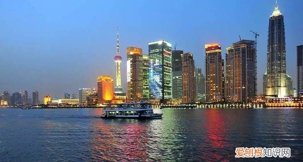 黄浦江轮渡在哪里，上海轮渡线路和时刻表外滩