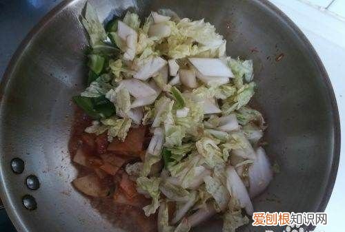 白菜炒土豆片的做法，白菜土豆怎么做好吃又简单窍门