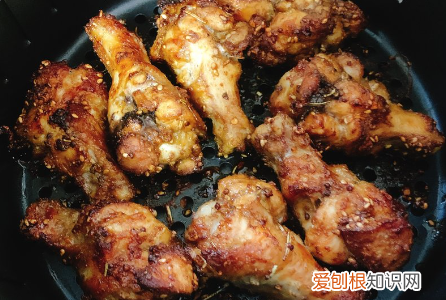 空气炸锅做鸡翅根的做法，翅根空气炸锅怎么做好吃又简单