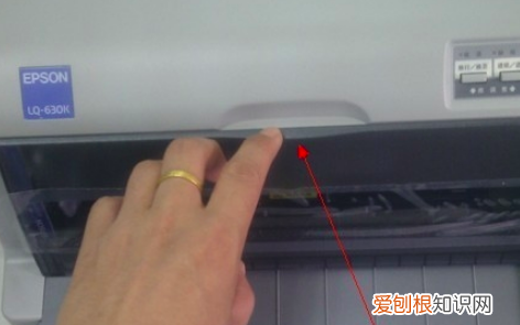 如何给针式打印机换色带,怎样更换针式打印机色带架