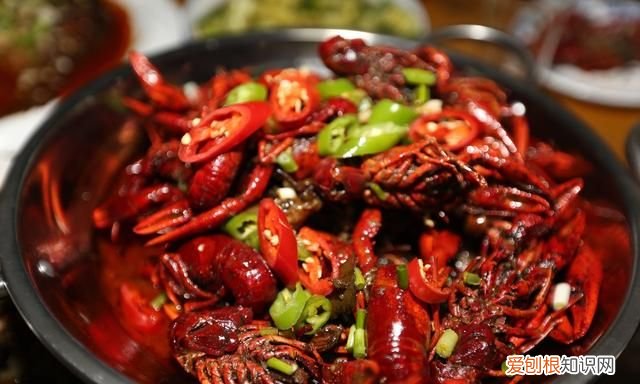 龙虾死掉了多久不能吃,可以生吃的龙虾肉有哪些