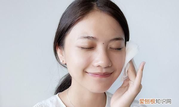 一晚上不卸妆第二天妆还在吗
