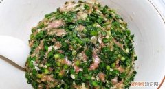 韭菜馅儿饺子怎么拌馅，韭菜虾仁馅饺子怎么调馅老饭骨
