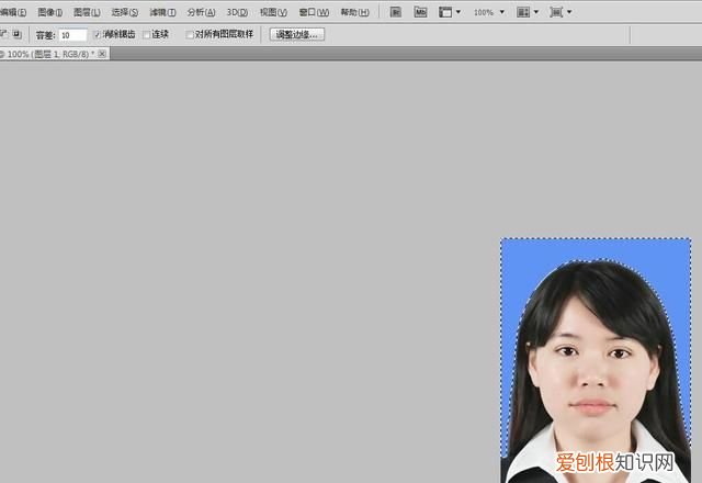 本白和白色的区别，证件照本白和纯白的区别
