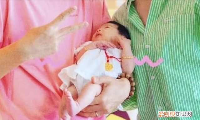 王彦霖为妻子庆生