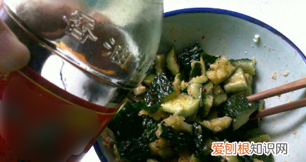 拍黄瓜用什么醋，手拍凉拌黄瓜用什么醋