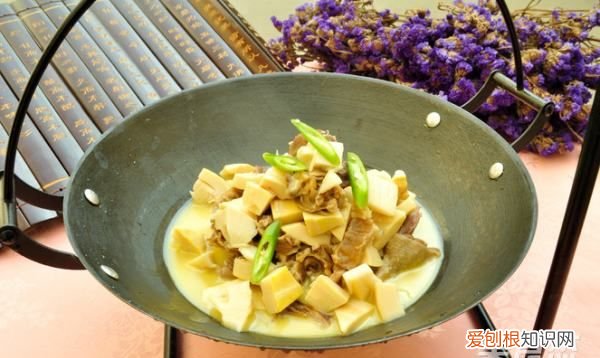 冬笋焖板鸭的做法，板鸭冬笋炖汤的做法大全