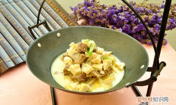 冬笋焖板鸭的做法，板鸭冬笋炖汤的做法大全