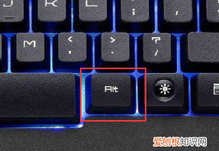 电脑要如何打出乘号，电脑键盘×乘号怎么打出来
