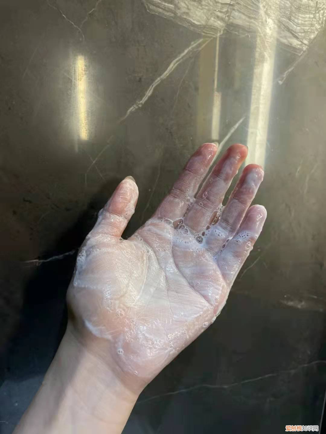 洁面霜怎么使用