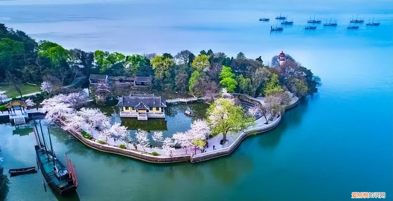 这个季节旅游去哪里好玩