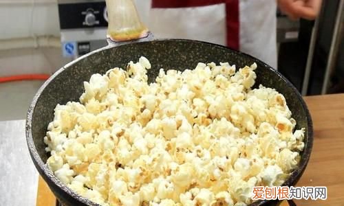 爆米花是玉米做的吗,做爆米花的玉米粒是怎么做出来的