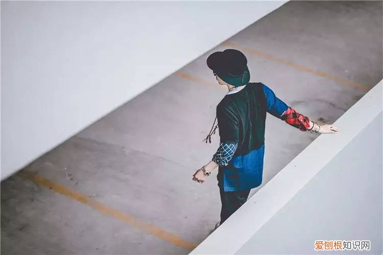 脸上刺青图片