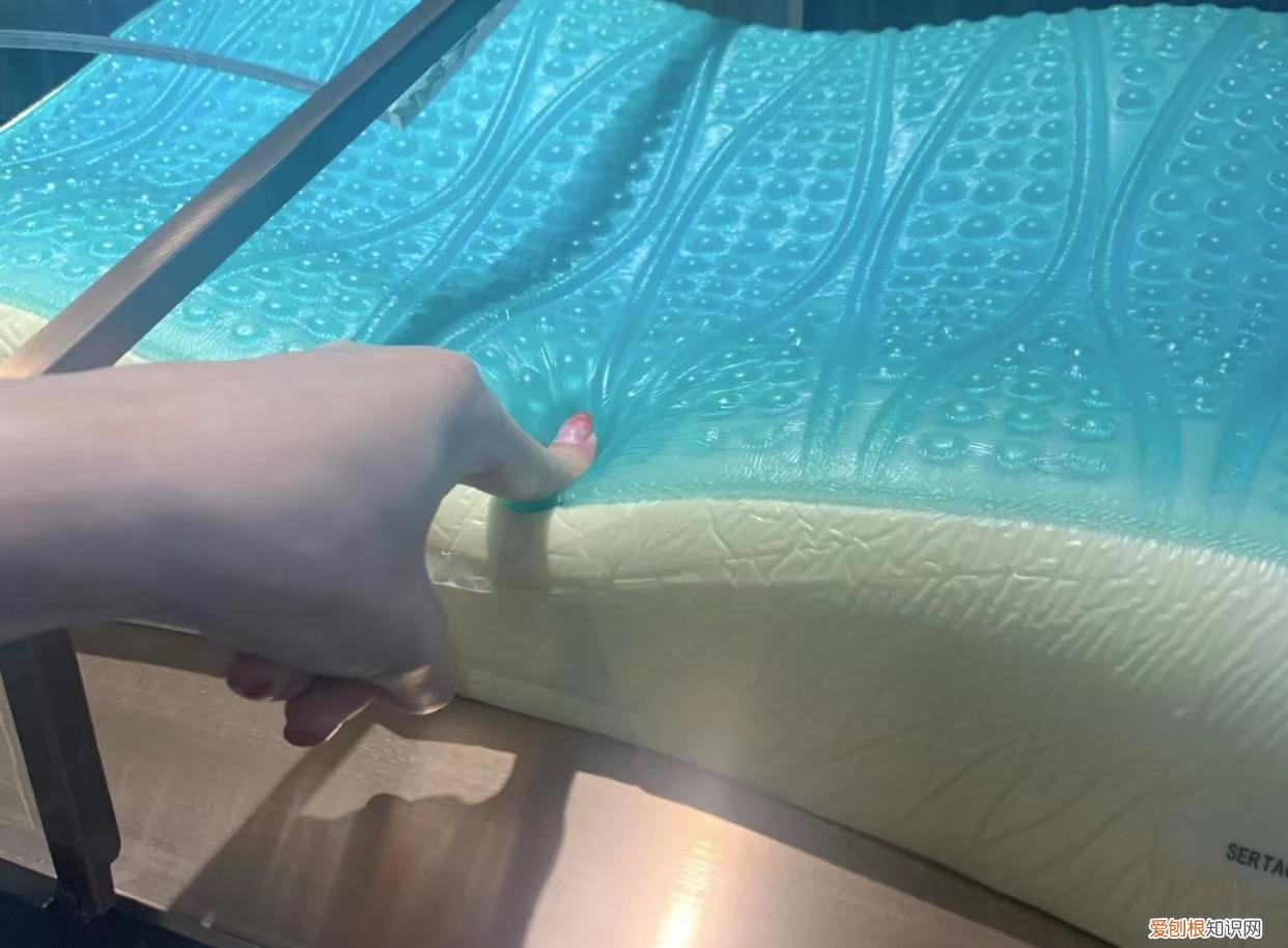记忆枕头正确使用方法
