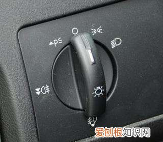 车大灯怎么开，福特汽车厂家在哪里