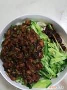做杂酱面的制作方法，华哥杂酱面杂酱的做法