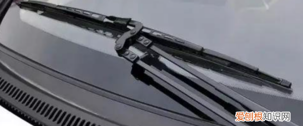 如何更换汽车雨刮片，汽车雨刮片更换方法