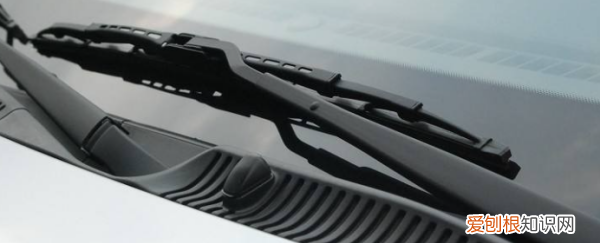 如何更换汽车雨刮片，汽车雨刮片更换方法