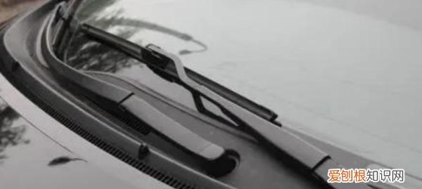如何更换汽车雨刮片，汽车雨刮片更换方法