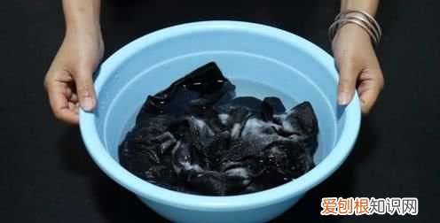 深色衣服褪色怎么洗才能不褪色