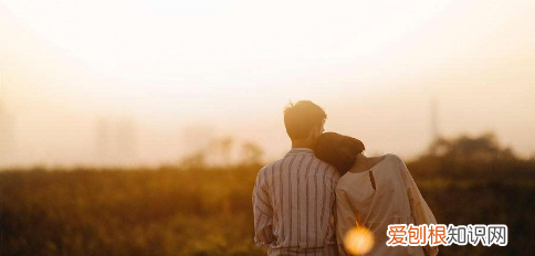 情侣查岗是什么意思，女朋友说要查岗是什么意思