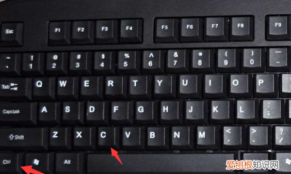 微信怎么发00张照片给朋友看，如何通过微信发送多张给好友