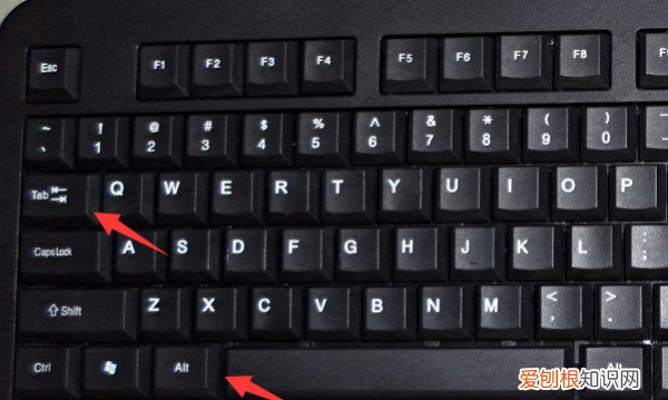 微信怎么发00张照片给朋友看，如何通过微信发送多张给好友