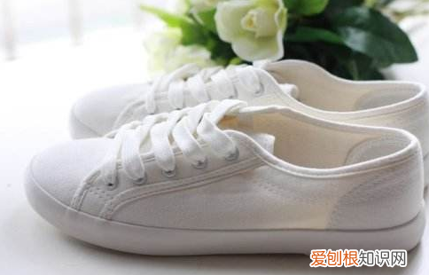 为什么白鞋子洗了会变黄