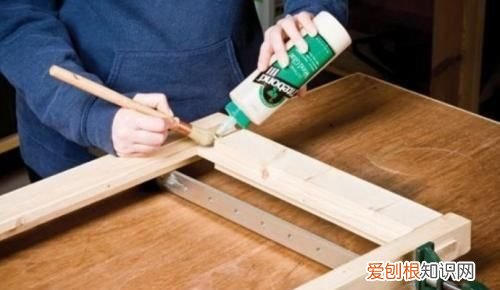 塑料怎么和不锈钢连接,滚筒的不锈钢桶和塑料桶如何连接的?