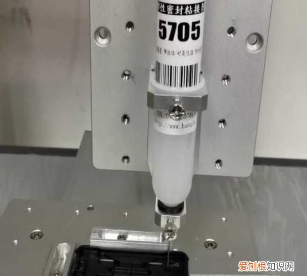 塑料怎么和不锈钢连接,滚筒的不锈钢桶和塑料桶如何连接的?