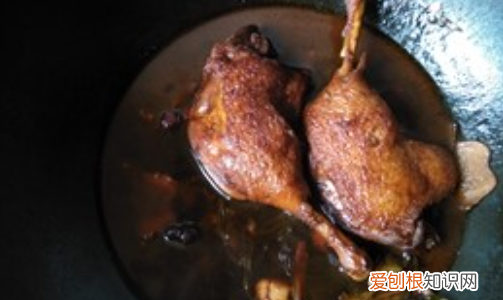 冰糖酱鸭怎么做好，酱鸭的做法和配方