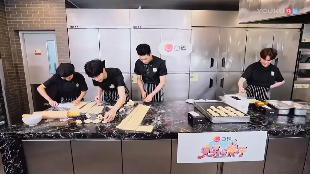 完美的餐厅演员表