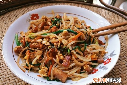 炒粉怎么做，炒米粉怎么做从超市买回来的米粉怎么泡