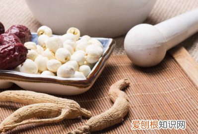 莲子配什么煲汤，莲子可以和什么东西一起煮好吃