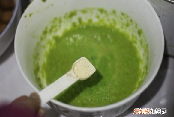 豌豆米粉饼怎么做，豌豆饼的做法和配方