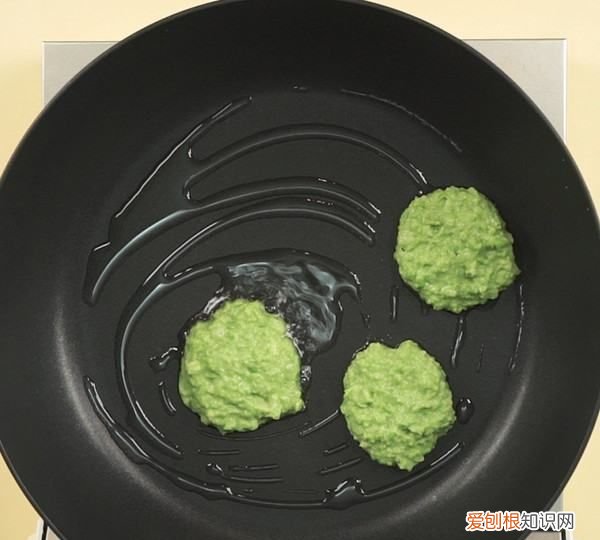 豌豆米粉饼怎么做，豌豆饼的做法和配方