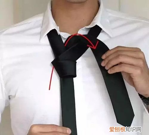 现在还需要领带夹,现在还有人打领带吗